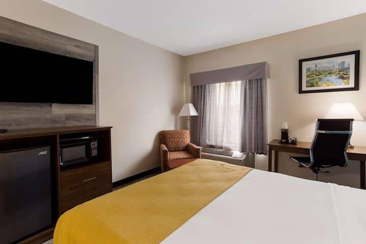 Room 16 of 39