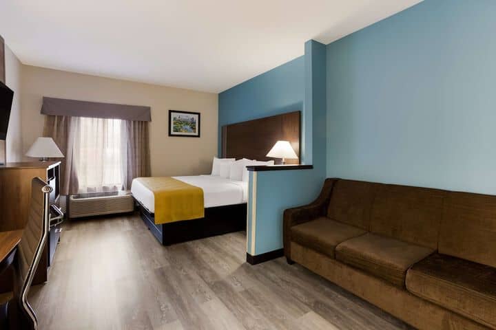 Room 22 of 39